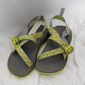 NWT Chaco Boys Neon Z1 Ecotread Sport Sandals Size 4, No Box Included Stylish